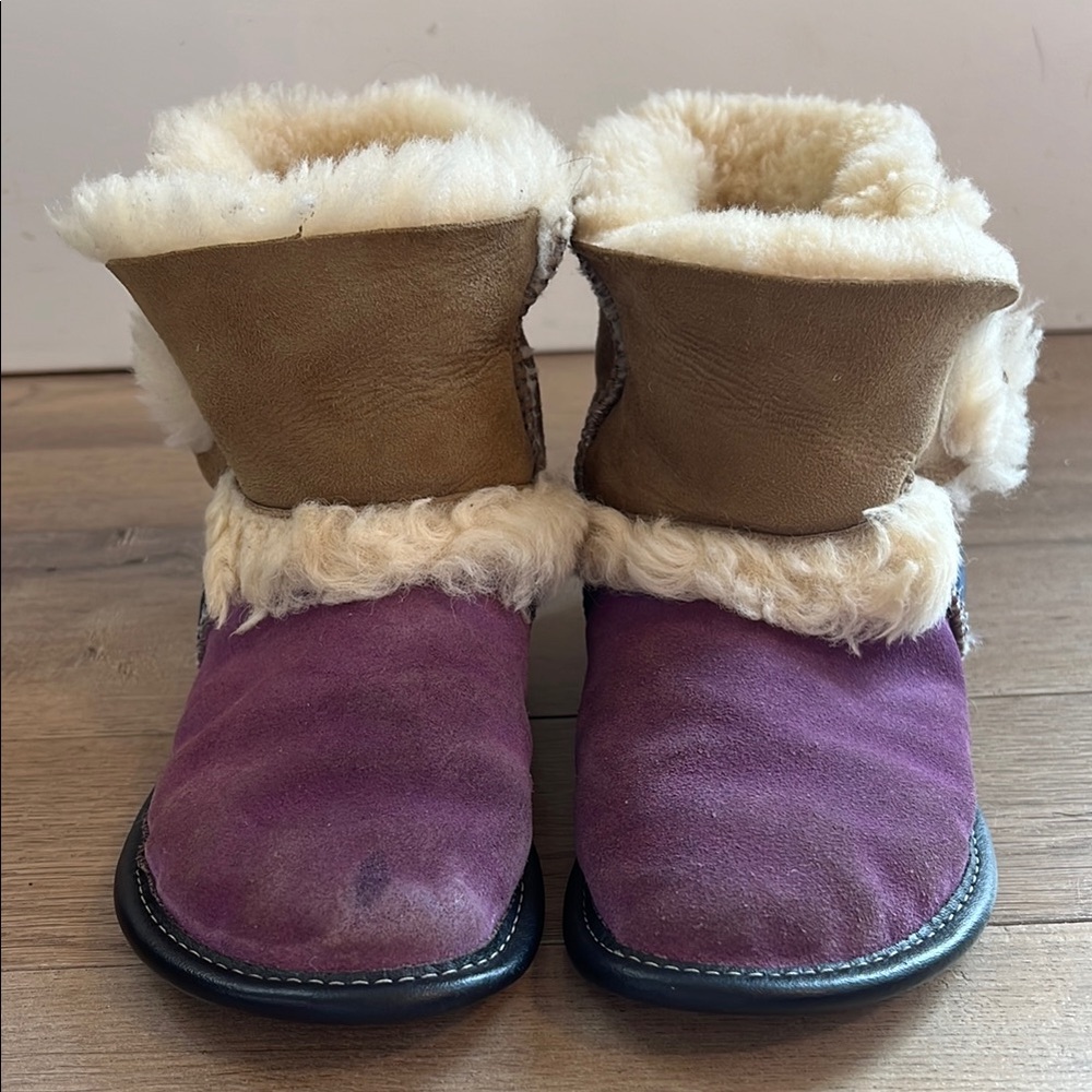 Garneau Reversed Sheepskin Playmate Slippers